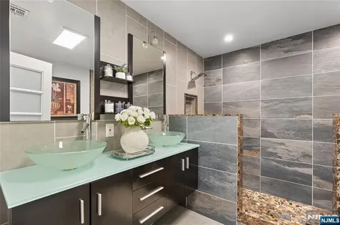 886-888 Degraw Avenue Newark NJ 07104