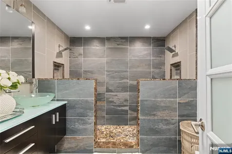 886-888 Degraw Avenue Newark NJ 07104