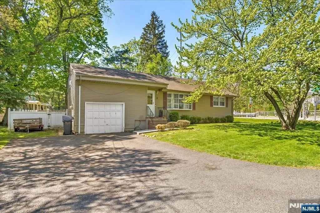 2 Francisco Avenue Little Falls NJ 07424