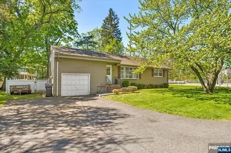 2 Francisco Avenue Little Falls NJ 07424