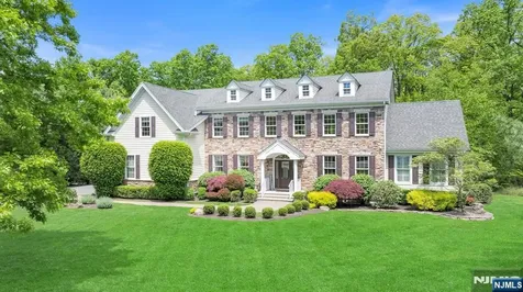 28 Arbor Road North Caldwell NJ 07006