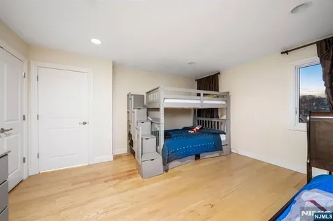 220B Glen Avenue Palisades Park NJ 07650
