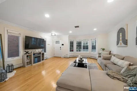 220B Glen Avenue Palisades Park NJ 07650