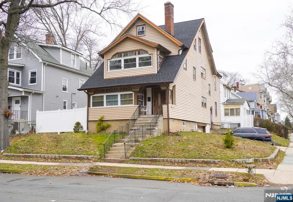 130 Elmwood Avenue East Orange NJ 07018