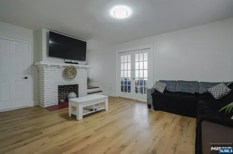 130 Elmwood Avenue East Orange NJ 07018