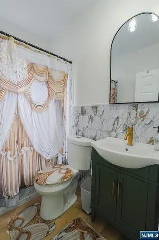 130 Elmwood Avenue East Orange NJ 07018