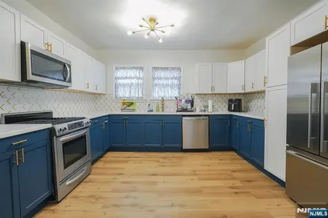 130 Elmwood Avenue East Orange NJ 07018