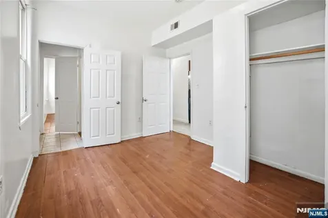 375 6th Avenue Newark NJ 07107