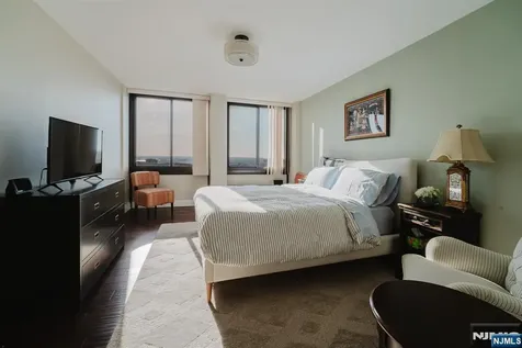 200 Winston Drive Cliffside Park NJ 07010