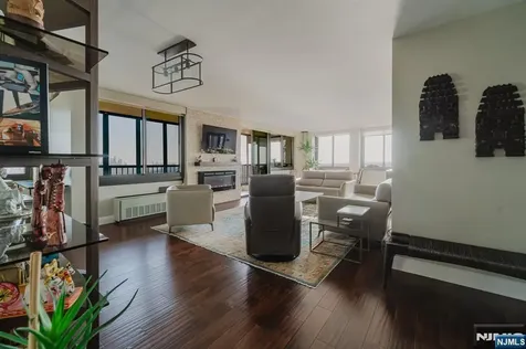 200 Winston Drive Cliffside Park NJ 07010