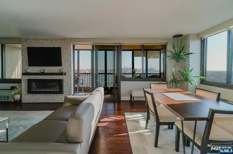 200 Winston Drive Cliffside Park NJ 07010