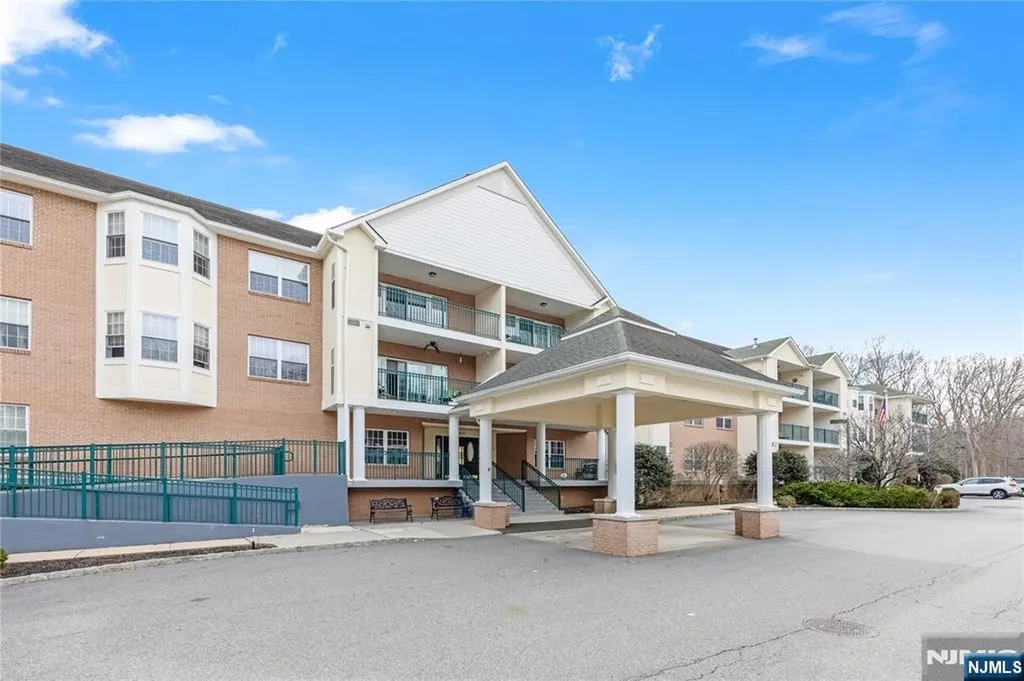 401 Dercole Norwood NJ 07642