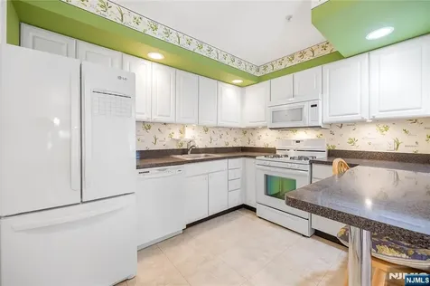 401 Dercole Norwood NJ 07642