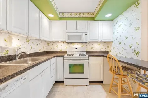 401 Dercole Norwood NJ 07642