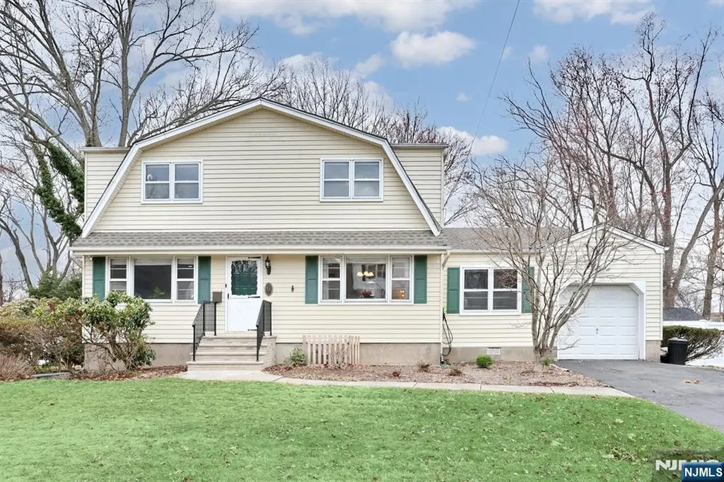 26 Wareham Road Dumont NJ 07628