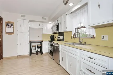 26 Wareham Road Dumont NJ 07628