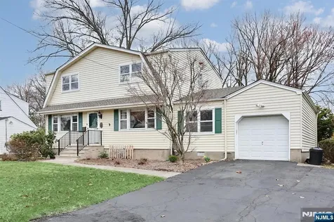 26 Wareham Road Dumont NJ 07628