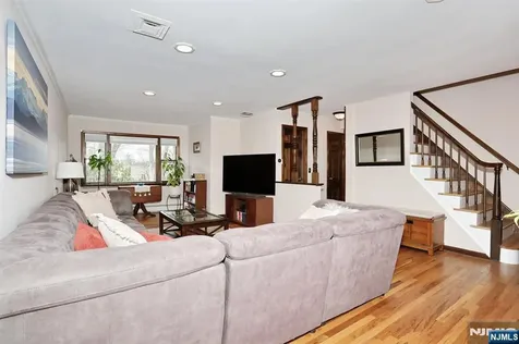 26 Wareham Road Dumont NJ 07628