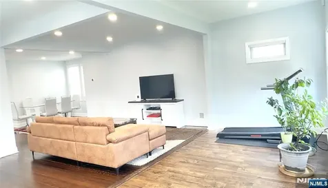 9 Chestnut Street North Arlington NJ 07031
