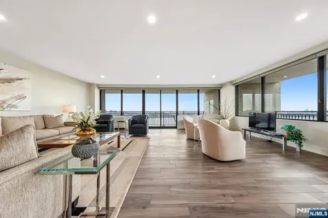 1500 Palisade Fort Lee NJ 07024