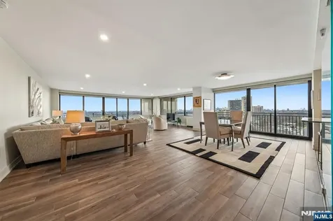 1500 Palisade Fort Lee NJ 07024