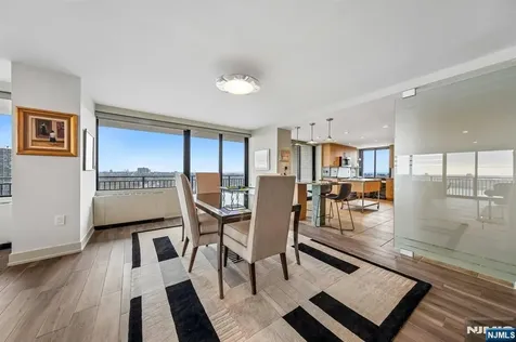 1500 Palisade Fort Lee NJ 07024