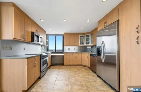 1500 Palisade Fort Lee NJ 07024