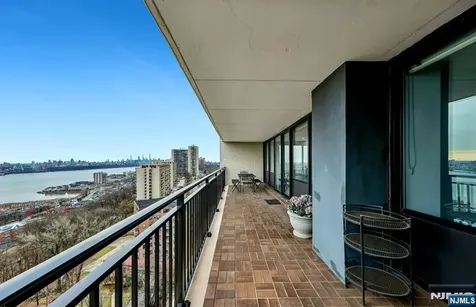 1500 Palisade Fort Lee NJ 07024