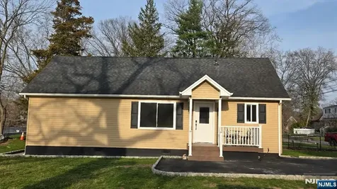54 Riverview Circle Little Falls NJ 07424