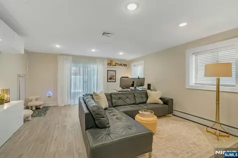 387 Lincoln Avenue Cliffside Park NJ 07010