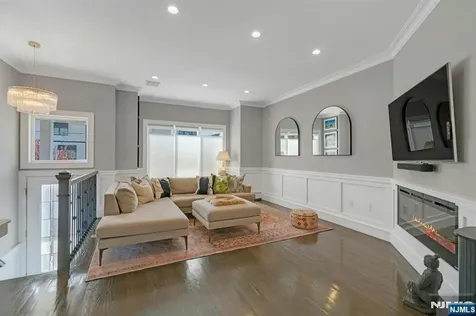 387 Lincoln Avenue Cliffside Park NJ 07010