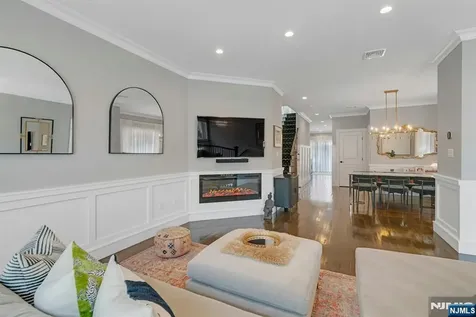 387 Lincoln Avenue Cliffside Park NJ 07010