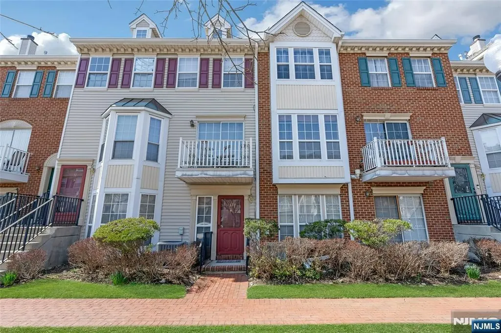 32 Cedar Street Jersey City NJ 07305