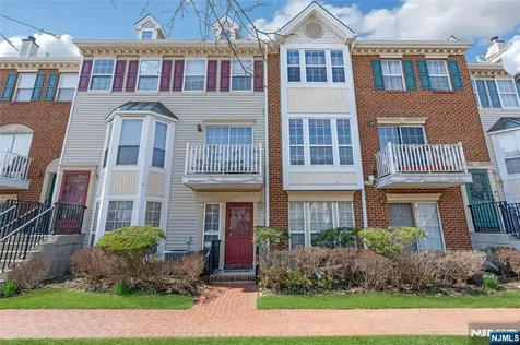32 Cedar Street Jersey City NJ 07305