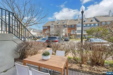 32 Cedar Street Jersey City NJ 07305