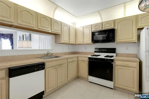 32 Cedar Street Jersey City NJ 07305