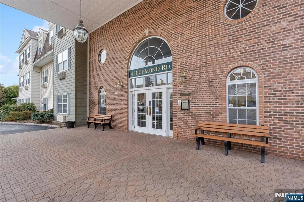 4 Richmond Road West Milford NJ 07480