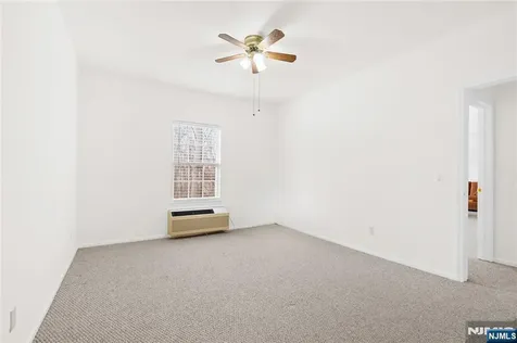 4 Richmond Road West Milford NJ 07480