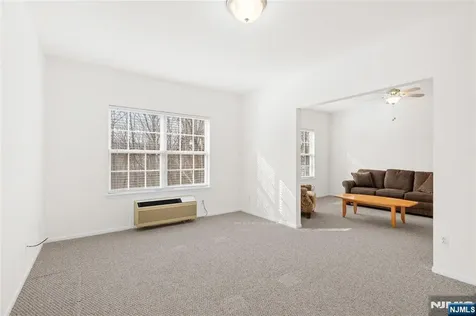 4 Richmond Road West Milford NJ 07480
