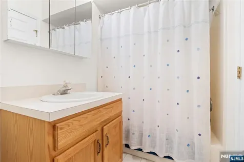 4 Richmond Road West Milford NJ 07480