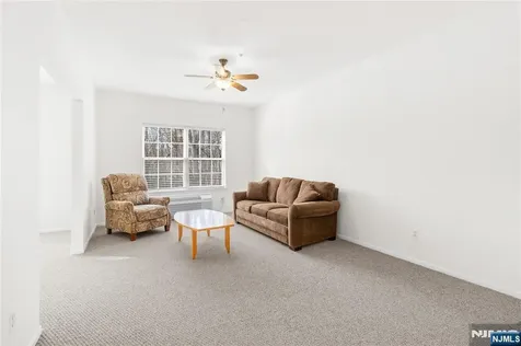 4 Richmond Road West Milford NJ 07480
