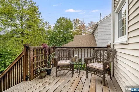 8 Abbington Terrace Glen Rock NJ 07452