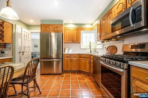 8 Abbington Terrace Glen Rock NJ 07452