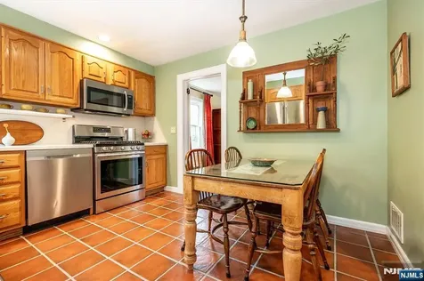 8 Abbington Terrace Glen Rock NJ 07452
