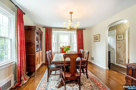 8 Abbington Terrace Glen Rock NJ 07452