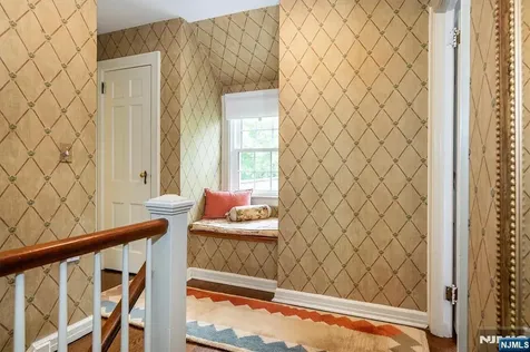 8 Abbington Terrace Glen Rock NJ 07452