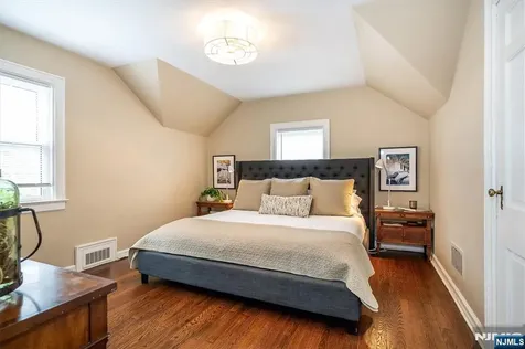 8 Abbington Terrace Glen Rock NJ 07452