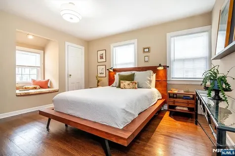 8 Abbington Terrace Glen Rock NJ 07452