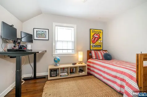 8 Abbington Terrace Glen Rock NJ 07452