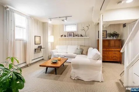 8 Abbington Terrace Glen Rock NJ 07452